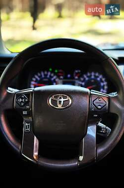 Внедорожник / Кроссовер Toyota 4Runner 2017 в 