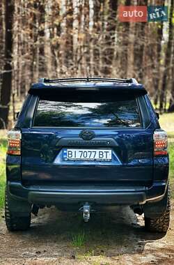 Внедорожник / Кроссовер Toyota 4Runner 2017 в 