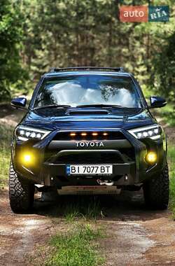 Внедорожник / Кроссовер Toyota 4Runner 2017 в Лубнах