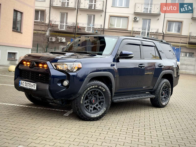 Внедорожник / Кроссовер Toyota 4Runner 2017 в Ужгороде