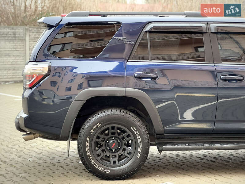 Внедорожник / Кроссовер Toyota 4Runner 2017 в Ужгороде