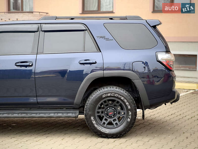 Внедорожник / Кроссовер Toyota 4Runner 2017 в Ужгороде