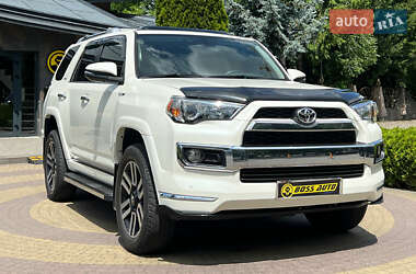 Внедорожник / Кроссовер Toyota 4Runner 2017 в Львове