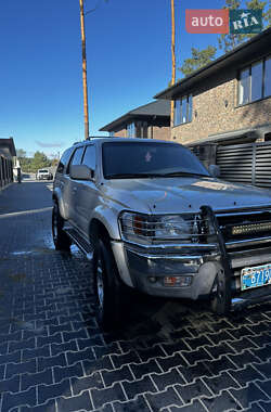 Позашляховик / Кросовер Toyota 4Runner 2000 в Києві