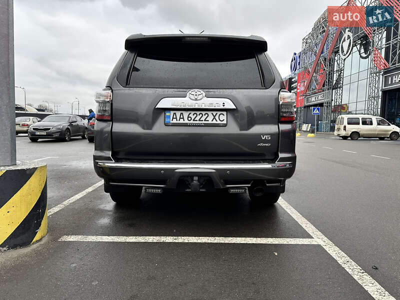 Внедорожник / Кроссовер Toyota 4Runner 2016 в Киеве