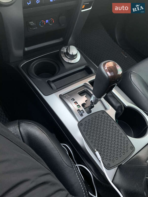 Внедорожник / Кроссовер Toyota 4Runner 2016 в Киеве