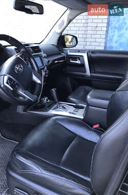 Внедорожник / Кроссовер Toyota 4Runner 2016 в 