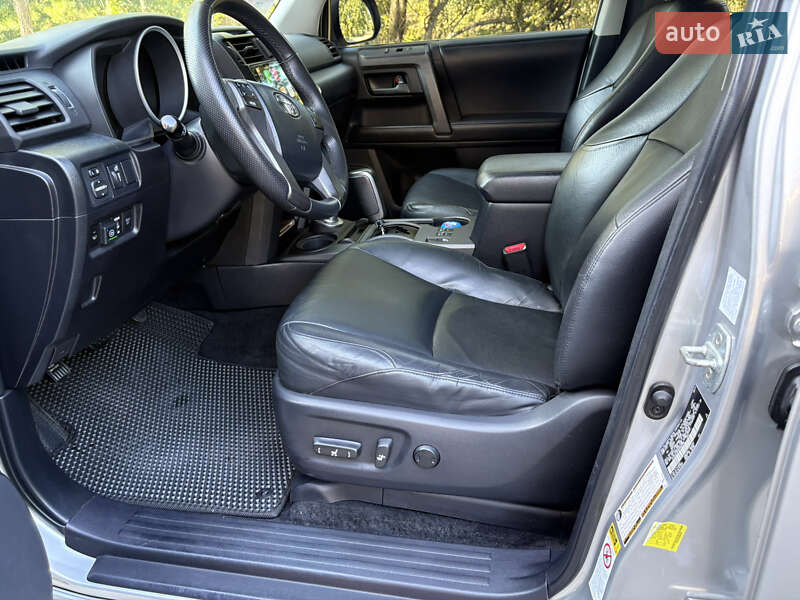 Внедорожник / Кроссовер Toyota 4Runner 2011 в Чернигове