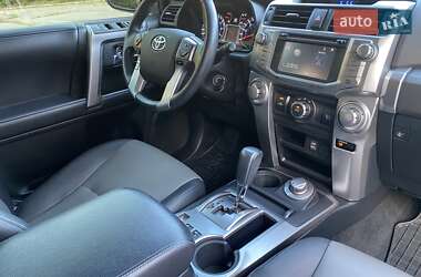 Внедорожник / Кроссовер Toyota 4Runner 2017 в 