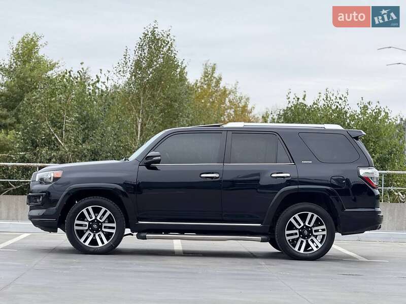 Позашляховик / Кросовер Toyota 4Runner 2016 в Києві