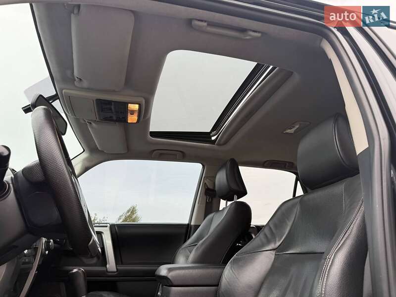 Позашляховик / Кросовер Toyota 4Runner 2016 в Києві