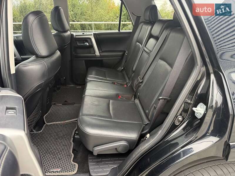 Позашляховик / Кросовер Toyota 4Runner 2016 в Києві