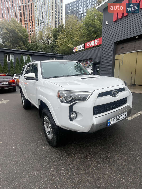 Внедорожник / Кроссовер Toyota 4Runner 2016 в Киеве фото 3 Внедорожник / Кроссовер Toyota 4Runner 2016 в Киеве