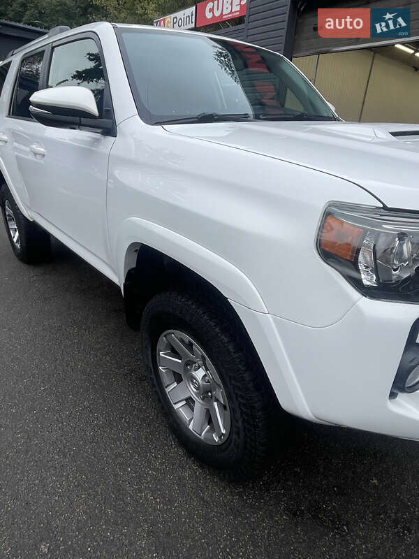 Внедорожник / Кроссовер Toyota 4Runner 2016 в Киеве фото 10 Внедорожник / Кроссовер Toyota 4Runner 2016 в Киеве