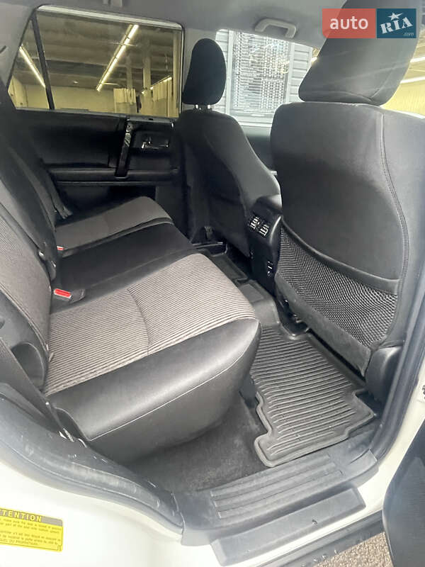 Внедорожник / Кроссовер Toyota 4Runner 2016 в Киеве фото 14 Внедорожник / Кроссовер Toyota 4Runner 2016 в Киеве