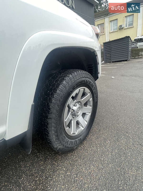 Внедорожник / Кроссовер Toyota 4Runner 2016 в Киеве фото 25 Внедорожник / Кроссовер Toyota 4Runner 2016 в Киеве