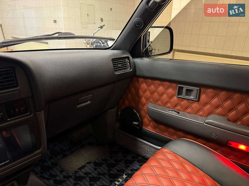 Внедорожник / Кроссовер Toyota 4Runner 1994 в Киеве