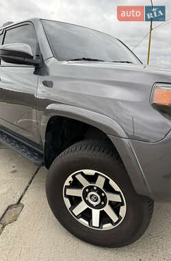 Внедорожник / Кроссовер Toyota 4Runner 2020 в 