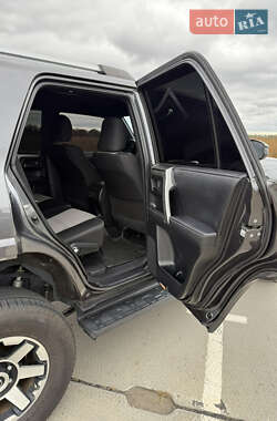 Внедорожник / Кроссовер Toyota 4Runner 2020 в 