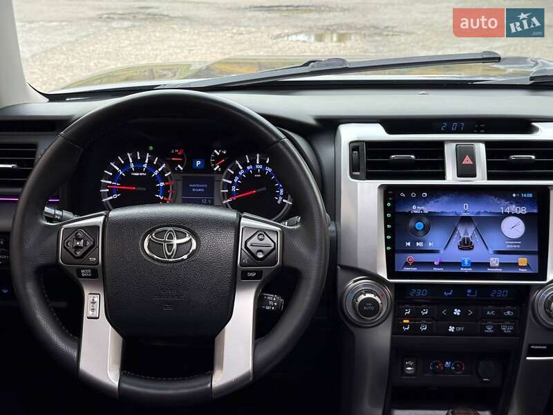 Позашляховик / Кросовер Toyota 4Runner 2014 в Кривому Розі