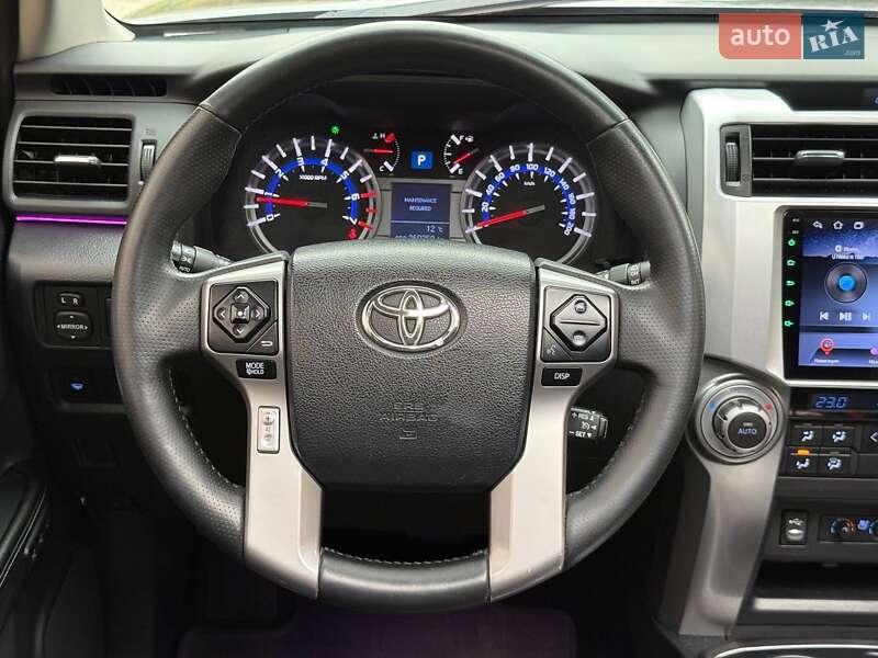 Позашляховик / Кросовер Toyota 4Runner 2014 в Кривому Розі