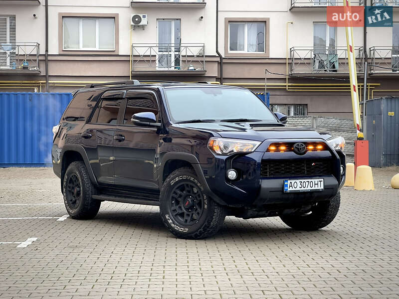 Внедорожник / Кроссовер Toyota 4Runner 2017 в Ужгороде