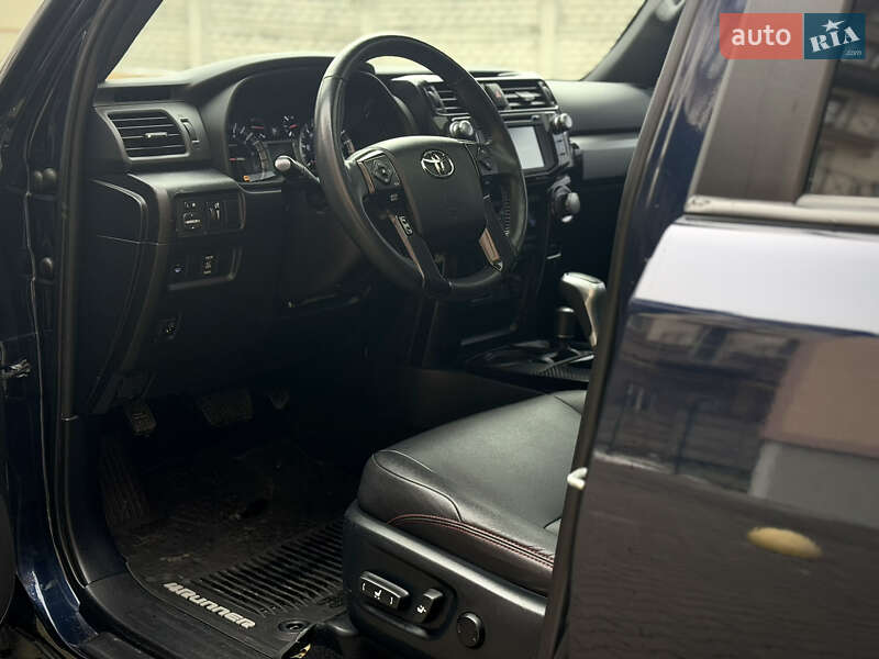 Внедорожник / Кроссовер Toyota 4Runner 2017 в Ужгороде