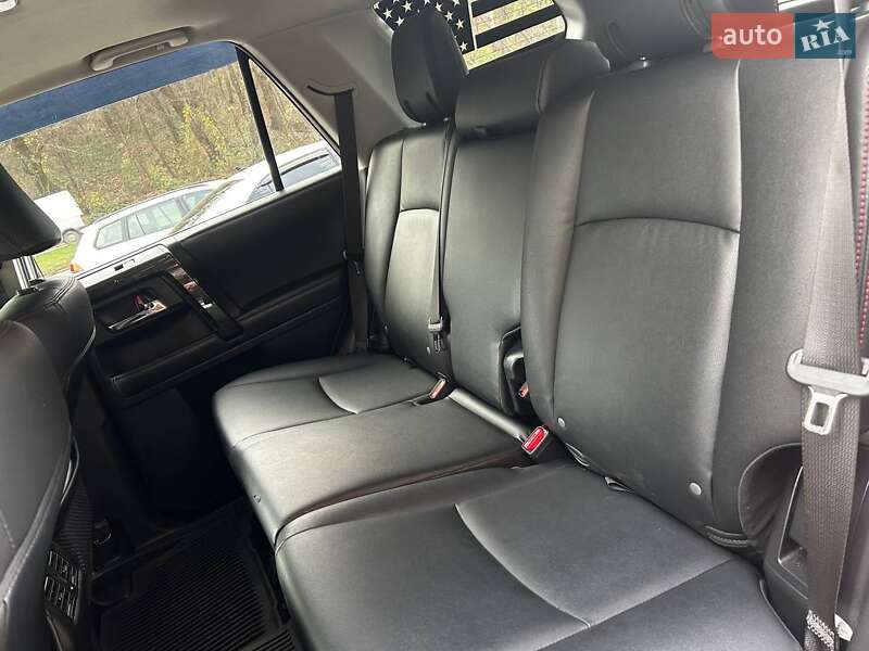 Внедорожник / Кроссовер Toyota 4Runner 2020 в Черновцах