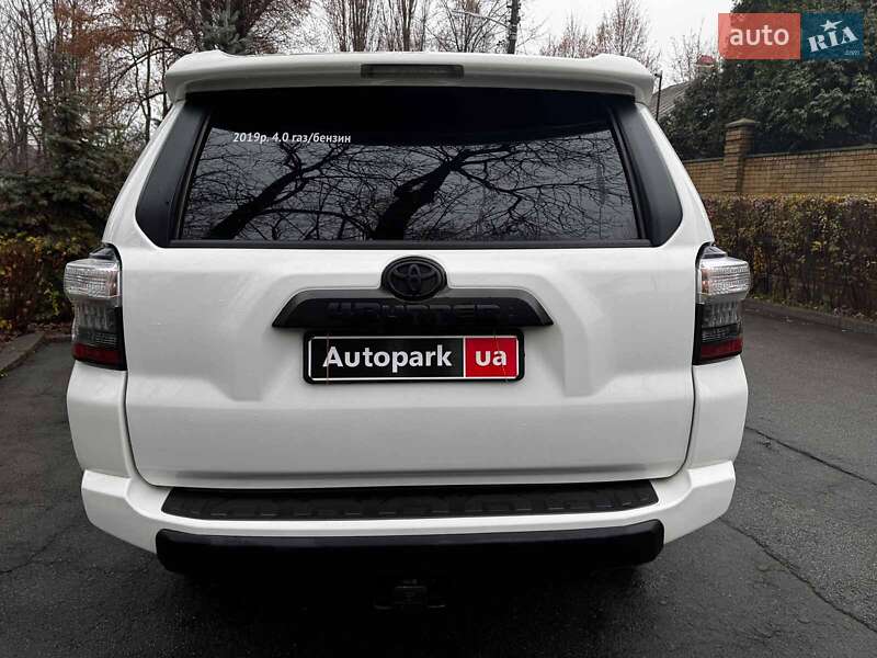 Внедорожник / Кроссовер Toyota 4Runner 2019 в Киеве