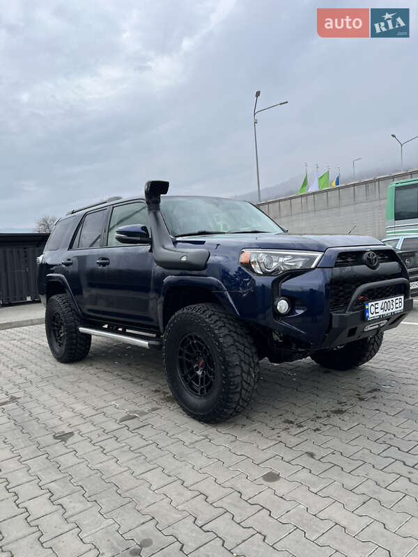Внедорожник / Кроссовер Toyota 4Runner 2014 в Яремче