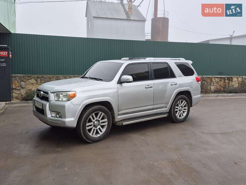 Внедорожник / Кроссовер Toyota 4Runner 2011 в Киеве