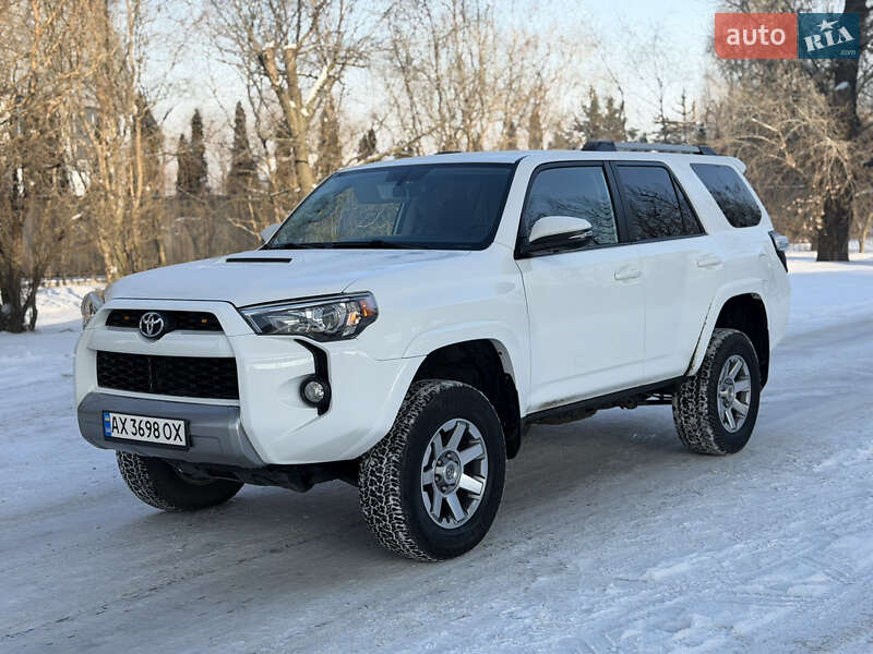 Внедорожник / Кроссовер Toyota 4Runner 2016 в Киеве фото 4 Внедорожник / Кроссовер Toyota 4Runner 2016 в Киеве