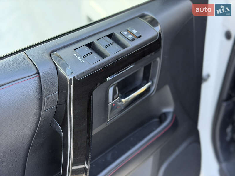 Внедорожник / Кроссовер Toyota 4Runner 2016 в Киеве фото 20 Внедорожник / Кроссовер Toyota 4Runner 2016 в Киеве