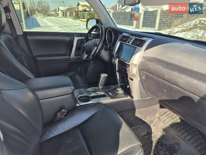 Позашляховик / Кросовер Toyota 4Runner 2011 в Києві