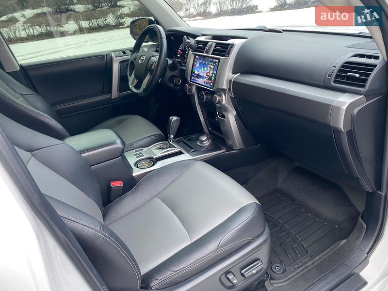 Внедорожник / Кроссовер Toyota 4Runner 2017 в Харькове