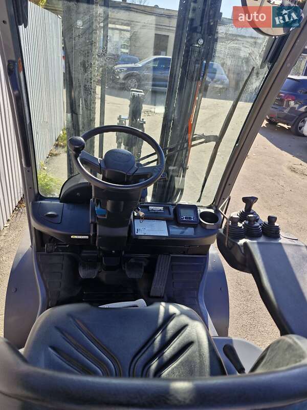 Вилочный погрузчик Toyota 52-8FDF30 2016 в Киеве фото 3 Вилочный погрузчик Toyota 52-8FDF30 2016 в Киеве