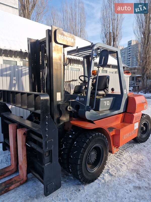 Вилочний навантажувач Toyota 5FD70 2006 в Києві