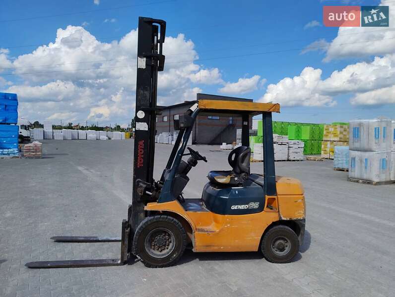 Вилочный погрузчик Toyota 627FDF25 2005 в Львове