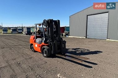 Вилочний навантажувач Toyota 7FGCU25 2009 в Володимирі