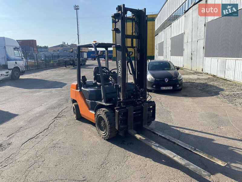 Вилочний навантажувач Toyota 8FD30 2008 в Києві