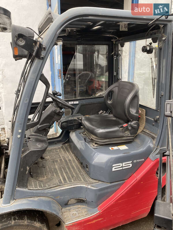 Вилочний навантажувач Toyota 8FDF-25 2013 в Києві