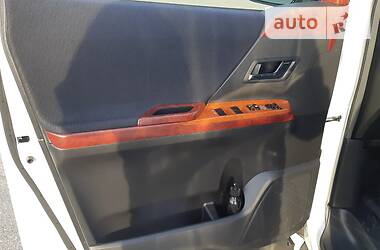 Мінівен Toyota Alphard 2009 в 