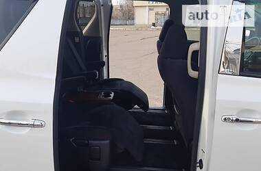 Мінівен Toyota Alphard 2009 в 