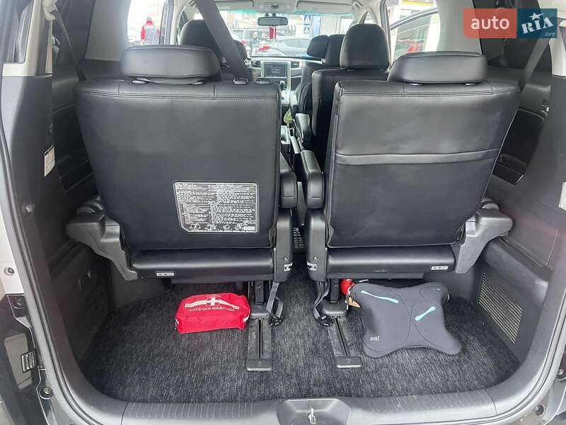 Минивэн Toyota Alphard 2012 в Киеве