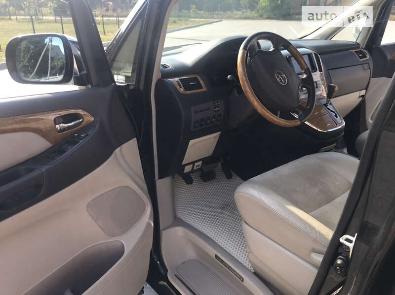 Минивэн Toyota Alphard 2007 в Бершади