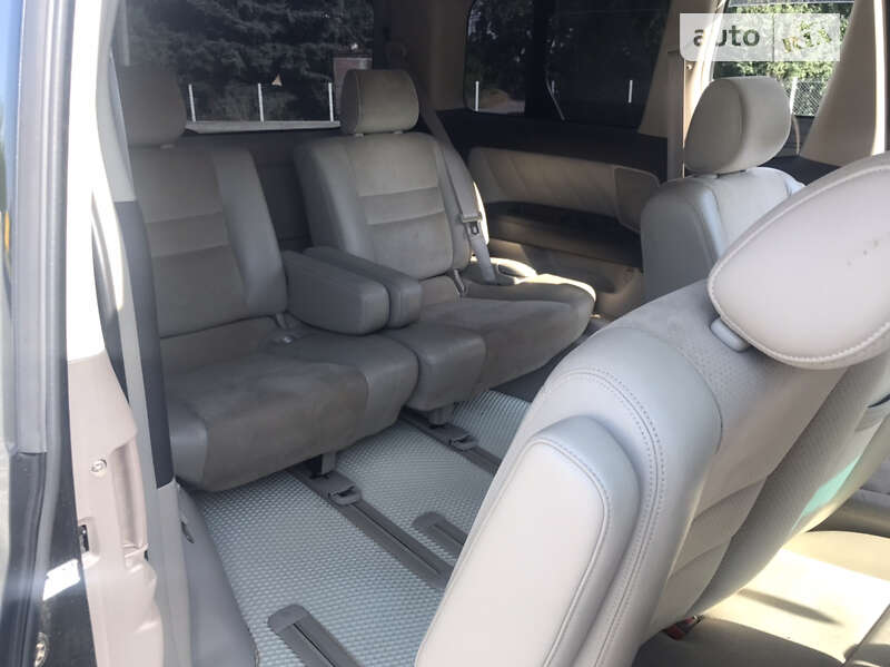 Минивэн Toyota Alphard 2007 в Бершади