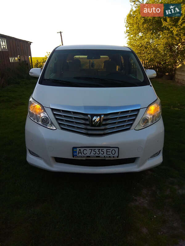 Минивэн Toyota Alphard 2009 в 
