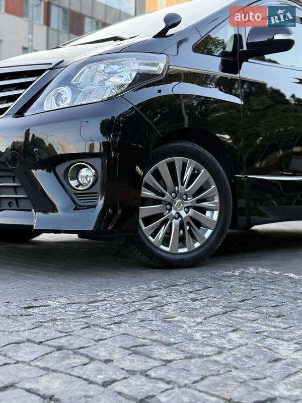 Мінівен Toyota Alphard 2014 в Одесі