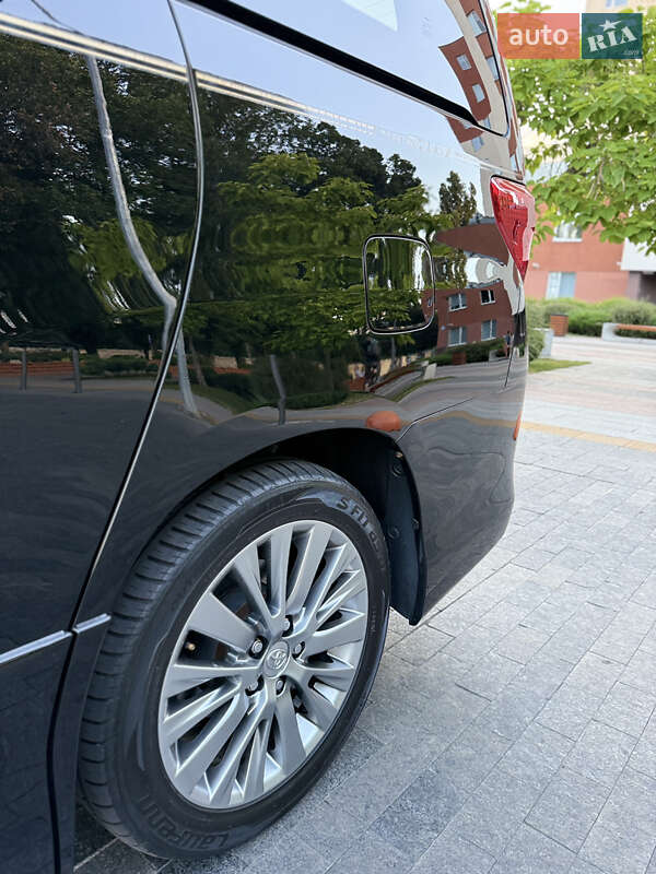 Мінівен Toyota Alphard 2014 в Одесі