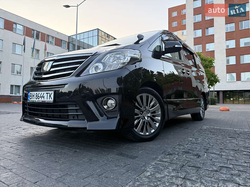 Мінівен Toyota Alphard 2014 в Одесі